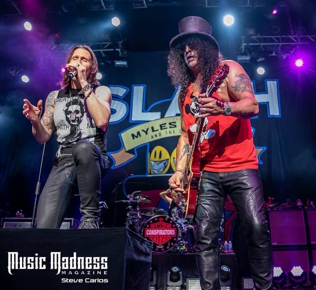 SLASH FEATURING MYLES KENNEDY AND THE CONSPIRATORS Closes Us Tour With  No-Frills Hard Rocking Night at Orlando - BraveWords